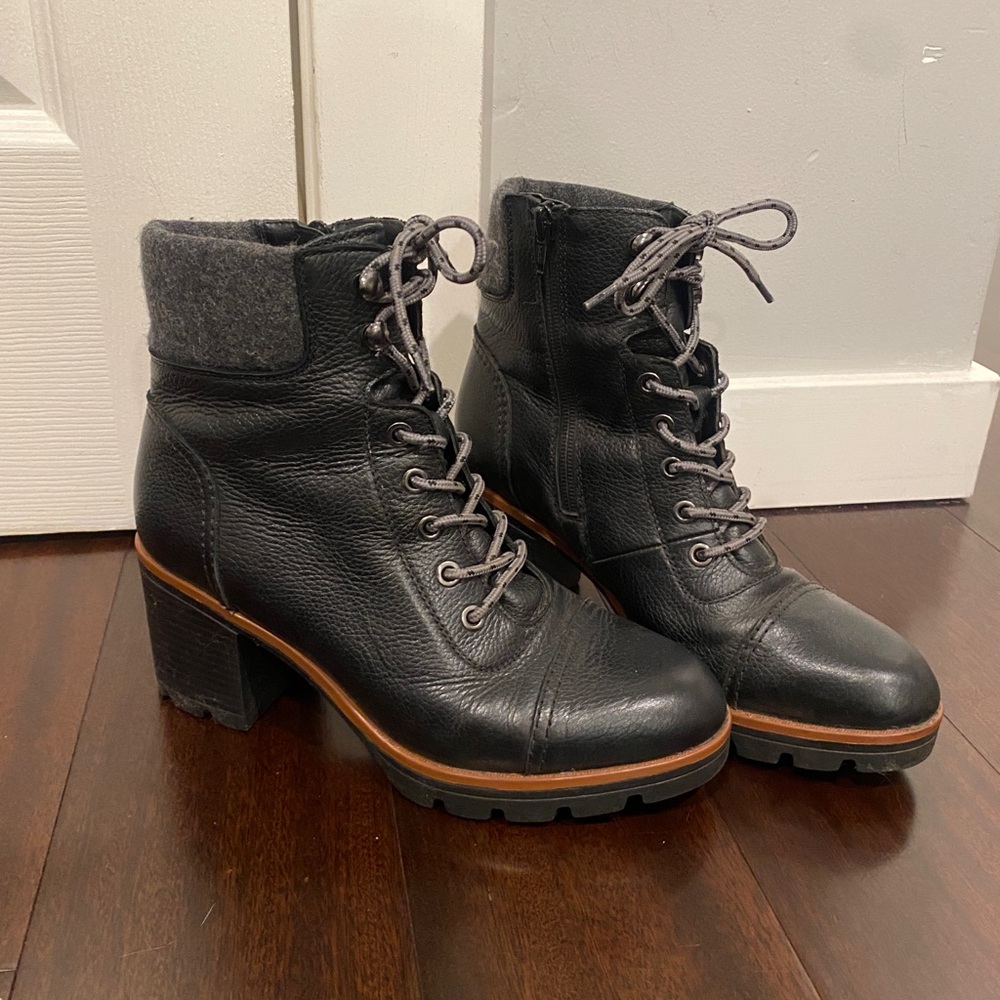 Naturalizer Black Leather Ankle Boots